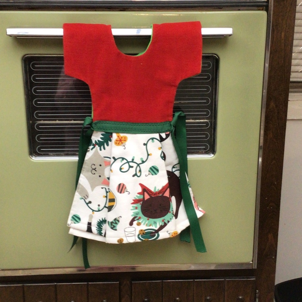 Little dress hanging dish towel